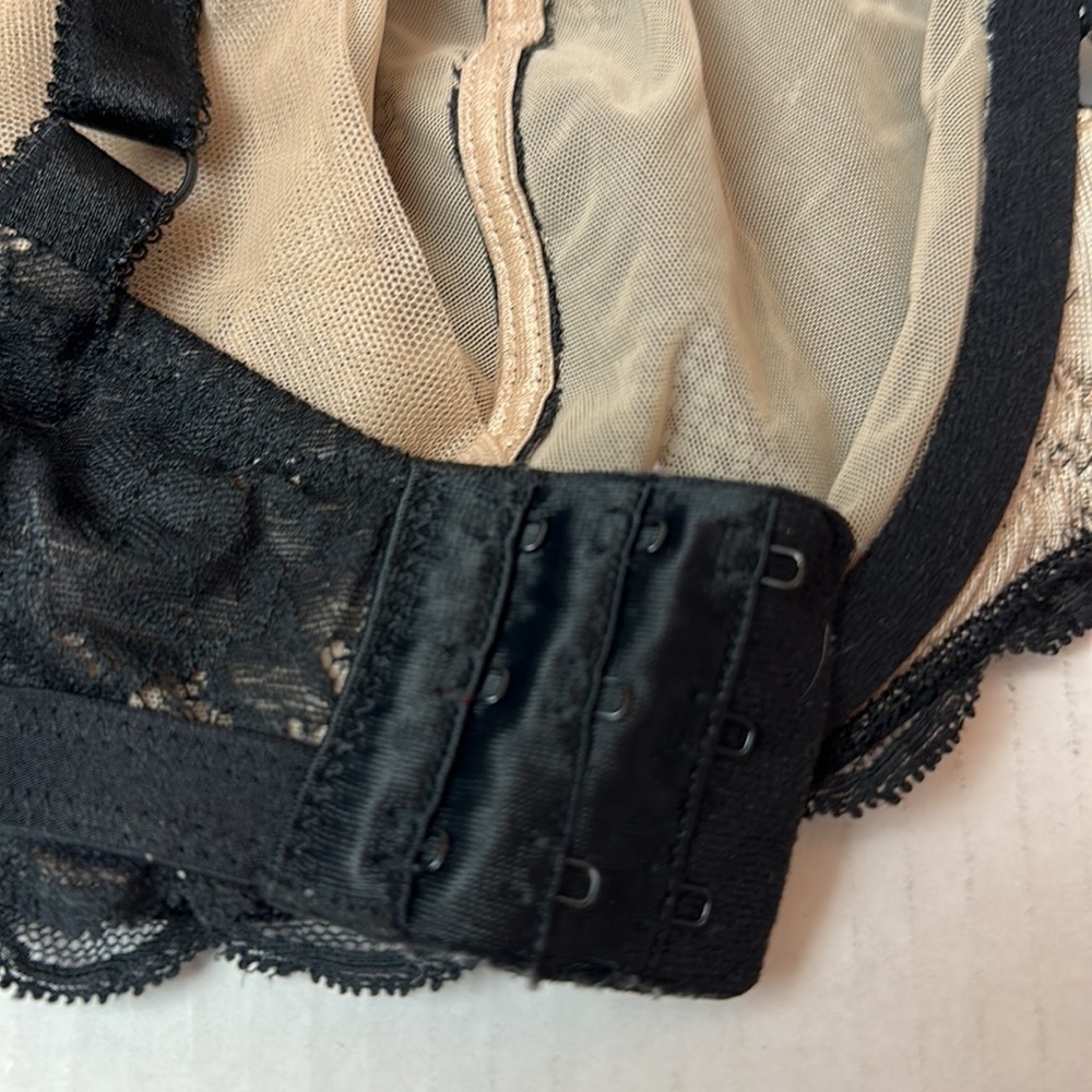 Wacoal black lace bra with adjustable straps - Picture 5 of 8